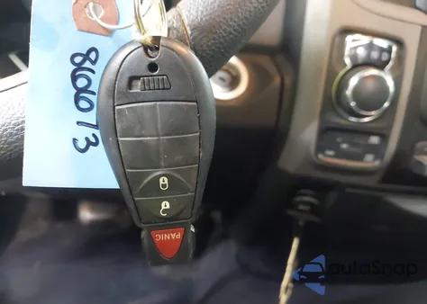 2019 Ram 1500 Classic Express 4X4 6'4 Box z USA, uszkodzony, nr VIN 1C6RR7FT0KS619820